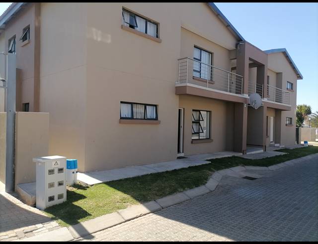 3 BEDROOM TOWNHOUSE FOR SALE IN BENDOR